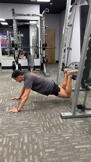 Smith Machine Leg Extension