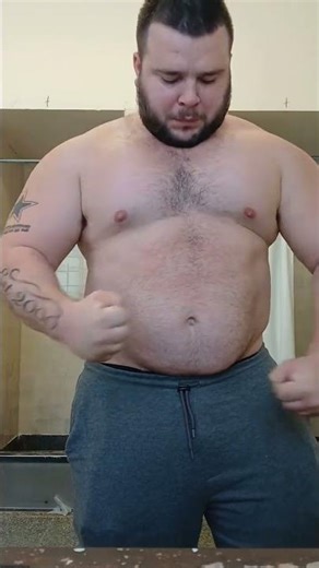 Bear body show! #beefymuscle.com #beefy #massive #muscle #musclebear #musclehunk #bulky #pecs