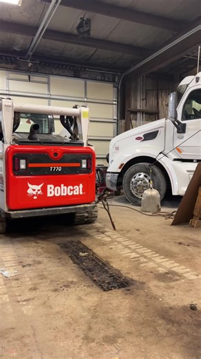 Exploring the Bobcat T770 in a Workshop Setting