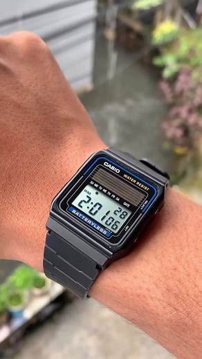 Vintage Casio FB-52W 1986 Digital Watch - Retro Style Timepiece