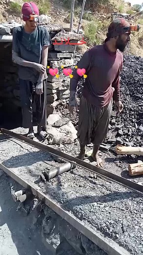 Exploring Quarry Manual Labor Techniques