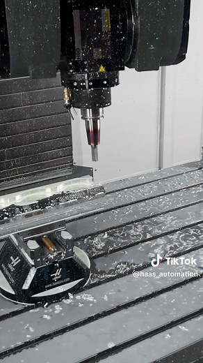 Haas VR Series: Integrated Gimbal Spindle Head with VMC Platform