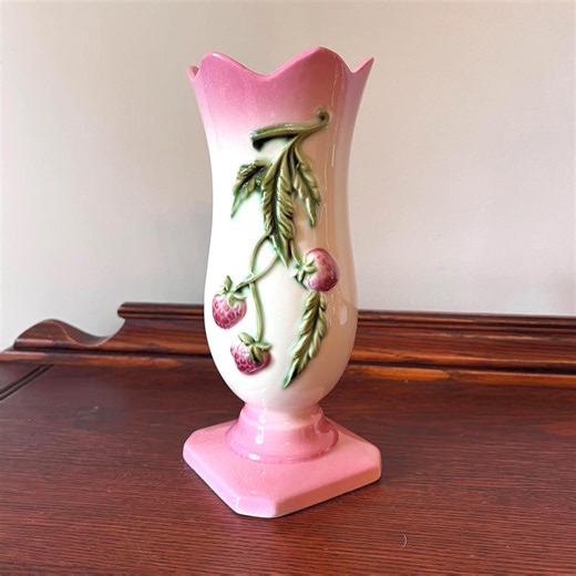Strawberry Fiesta Vase by Hull Pottery in USA *HAS CHIP*, 1950s Cottagecore Ceramic Vase With Strawberries, Sweet Spring Summer Decor Vase - Etsy
