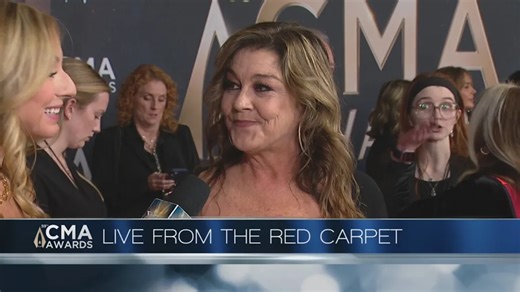 Chatting with Gretchen Wilson ahead of the 59th CMA Awards