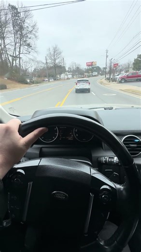 2016 Land Rover LR4 Driving