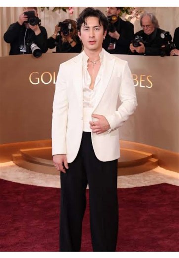 Shlangin’ & Bangin’ BB. I love him so much, your honor. #hudcon #hollanov #heatedrivalry #goldenglobes #BookTok