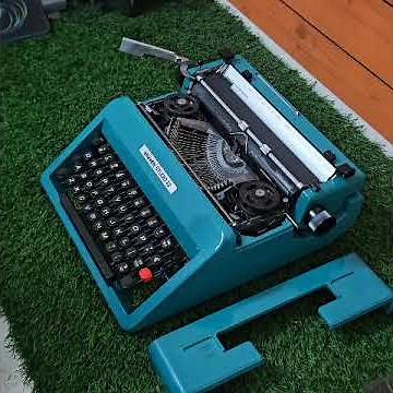 Brand New Experience on Olivetti Studio 45 Typewriter #typewriter #keyboard