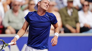 Jesper de Jong verliest eerste ATP-finale in Bastad van af en toe onberekenbare Luciano Darderi