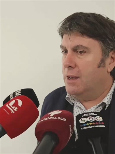 LA BASILICATA RIPARTE DALLE RADICI: ANCI E CID INSIEME PER SALVARE I DIALETTI 🎤 Un patrimonio scientifico unico al mondo e una concreta opportunità occupazionale per i giovani laureati lucani. È questo il cuore del nuovo patto tra l’ANCI Basilicata e il Centro Internazionale di Dialettologia (CID) dell’Università degli Studi della Basilicata. Un’alleanza nata per proteggere l’identità linguistica della regione e trasformarla in un volano di sviluppo 🎬https://www.basilicatadigitalchannel.com/ne