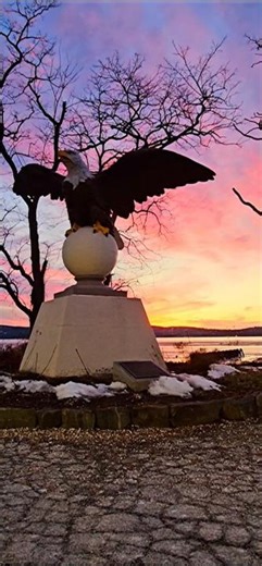 Conrail Heritage #201, Roars Past An 1890's Grand Central Depot Eagle! MTA's Hudson Line