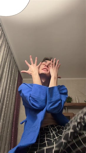 thesimooon (@thesimoooon)’s videos with suono originale - -text._.song-