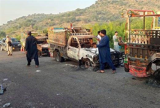 Gunmen in Pakistan stage deadly attack on vehicles