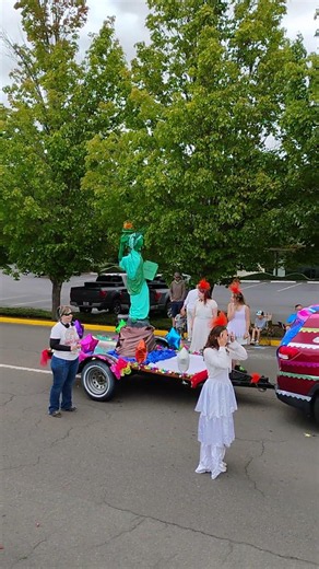 Dallas Days Parade Dallas Oregon #mannyfreewall #oregon #festival