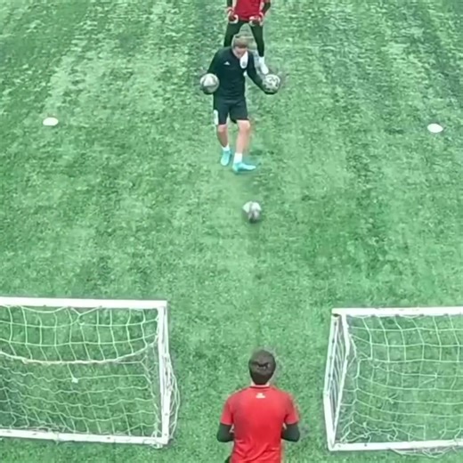 202K views · 3.5K reactions | Goalkeepers or goalkeeper coaches. This creative practice by BEKİR ÖZTÜRK | Football Training Drills/Session Plans | Facebook