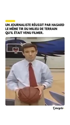 L’encyclopédiste 🌟 on Instagram: "En 2010, une fête organisée au lycée Olathe Northwest, dans le Kansas, a pris une tournure aussi inattendue que spectaculaire. L’entraîneur de l’équipe féminine de basketball, Joel Branstrom, devait relever un défi amusant : réussir un tir depuis le milieu de terrain, les yeux bandés. Tout le monde s’attendait à un échec drôle à regarder… jusqu’à ce que le ballon atteigne le panier parfaitement. Le gymnase tout entier a explosé d’euphorie, et l’exploit a rapide