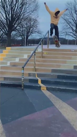 KADIAN MAXWELL IS TO GOOD KICKFLIP KROOK #shorts #fyp #skateboarding