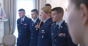 Governor's mansion hosts holiday gathering for National Guard members