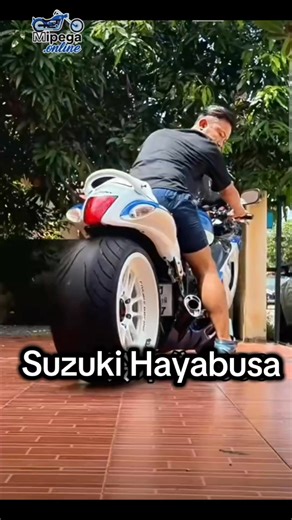 Feel the power of the all-new Suzuki Hayabusa 💥 1300cc beast reborn for the streets! #SuzukiHayabusa #Hayabusa2024 #MotorcycleShorts #Superbike #BikeLife #MotoLovers #TwoWheels #FastBike #LandAircraft #Shorts | 𝕄𝕠𝕥𝕠𝕣𝕔𝕪𝕔𝕝𝕖 𝕔𝕣𝕦𝕚𝕤𝕖𝕣