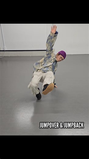 Jerry Hiromasa on Instagram: "Jumpover & Jumpback - Front Leg Sweep - Lego Leg⁡ ⁡⁡ ⁡#breakdance #footwork #ブレイクダンス #dancer #hiphop"