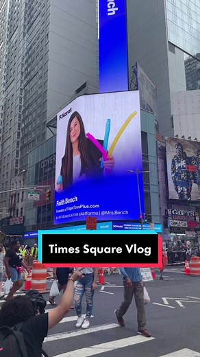 Did you know the NY police cars were SO tiny?! 😂 How does anyone take them seriously? 😅 @fidgettoysplusinc #mrsbench #fidgettoysplus #mrsbenchfidgets #timessquarenyc #karat #DrPepperTuitionContest