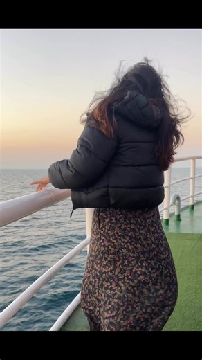 Farah Hossain Maria on Instagram: "View 👌🏻 🌊 #beachvibes #reelschallenge #fypシ゚viralシfypシ゚viralシalシ"