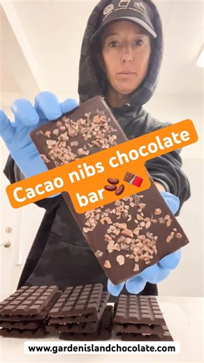 I love the crunch and the double cacao flavor of sprinkling cacao nibs onto a chocolate bar🫘🍫🫶🏽
