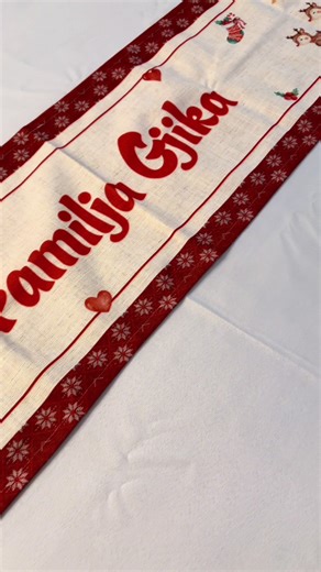 Stylish Table Runner to Transform Your Decor