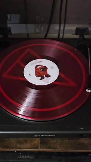 Nora getting a proper introduction to the warmth and sound of vinyl. @benrector is kicking things off! #vinyl #record #album #music | Bert Lightle