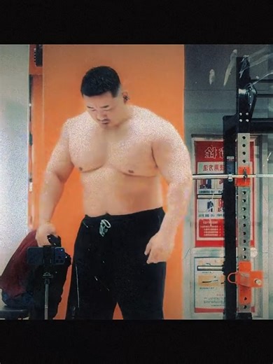beefymuscle.com👍 Bear body! beefymuscle.com admires beefy massive bulky #muscle #musclehunk #musclebear #bodybuilder #powerlifter lifter beefymuscle musclechub pecs biceps workout fitness gym bodybuilding motivation 肉壮 肌肉 壮熊 健身