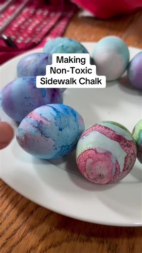 Making Non-Toxic Sidewalk Chalk from Easter Egg Shells