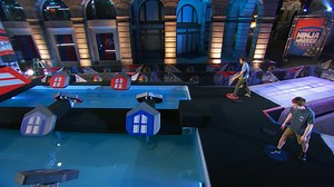 When the competition is in complete synchro-ninja-ty 💥 >>> | Ninja Warrior