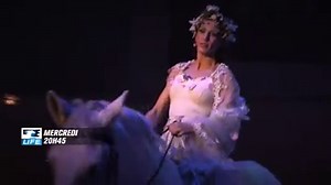 [A 20h45 sur Equidia Life] Laissez-vous emporter par le spectacle des Grandes Ecuries de Chantilly « La Reine des Songes ». Prouesses équestres, fantaisies acrobatiques et poésie enchanteront petits et grands ;) | Equidia