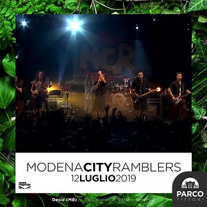 Modena City Ramblers | Parco Tittoni - Desio (MB) Venerdì 12 luglio 2019 ✨ Nel 2019 i Modena City Ramblers tornano con un progetto omaggio al ventennale dello storico album acustico “Raccolti”. Dal vivo porteranno un nuovo incendiario live set che pesca tra i tanti cavalli di battaglia di 25 anni di storia, pronti a far ballare, sudare, commuovere e gioire il loro pubblico ☀ 🎫 Acquista qui: http://bit.ly/ModenaCityRamblers_ParcoTittoni Shining Production | Shining Production