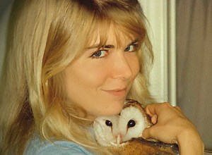 Watch Meet Biologist Stacey O'Brien on Amazon Live