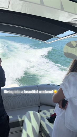 Another beautiful weekend in front of us ☀️ The next two weeks are going to be busy out on the water in St. Pete with Memorial Day approaching How are you planning on spending your Memorial Day weekend? Comment “BOAT DAY” for some suggestions on where to go whether you want to join or escape the crowds 🏝️🥳 We are @blindpasscharters your go-to on the water experience here in St. Petersburg Florida 🤙 #stpetecaptain #stpeteboatrentals #stpetecharters #stpeteboattours #stpeteboatday