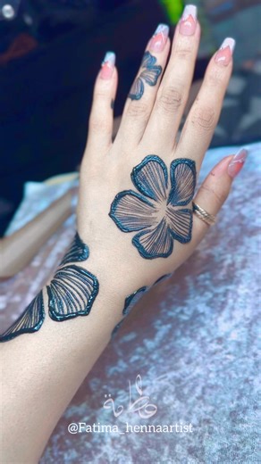 Master Bold Floral Designs: Easy Henna Tips