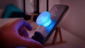 1M views · 5.1K reactions | - Figuras en 3D con Silicona Caliente: https://youtu.be/gkeOmDo727c - Otros Popsockets Caseros: https://bit.ly/2lzhhod - Canal de Cesar: https://www.youtube.com/user/anajesusa - Funda de Iron Man: https://youtu.be/5402PmCZQ20 - Ideas con Palitos de Helado: https://youtu.be/aeAdPJcYZOc | Pablo Inventos | Facebook