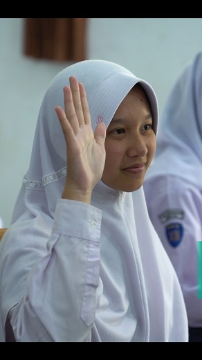 Girls are twice as likely to be impacted by malnutrition. This #DayOfTheGirl, we are exploring how girls can be lifted to reach their full potential through improved #nutrition. https://www.nutritionintl.org/our-work/who-we-help/adolescent-girls/ | Nutrition International