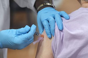 Flu season is coming: Walgreens and CVS now offering shots. Here's where to get yours