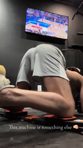 Ab roller flex machine, gym life 🤭👊🏼