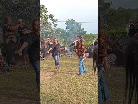 the sound of chanting and the music of this typical Javanese art makes us fall asleep