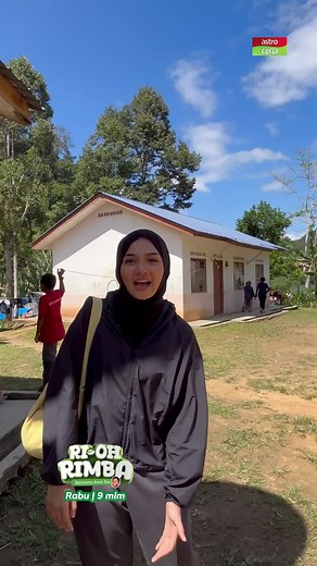Peh! Untung lah Hawa dapat pusing pusing kampung Amir! Kalau nak mandi sungai belakang rumah je okay! Ri-Oh Rimba, setiap Rabu, 9malam di Astro Ceria dan Astro Go. #AstroCeria #AstroGo #RiohRimba #RiohRimbaOnCeria @Hawa Rizwana Redzuan @Amir Sisi