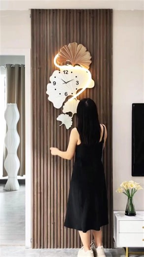 Luxury 3D Metal Wall Clock ✨ #3DWallClock #LuxuryHomeDecor #ModernDecor #LEDWallClock #shorts