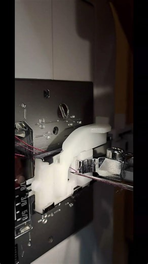 Jak obszyć dziurkę na maszynie Elna, #jakobszyćdziurke, #sewingtutorial, #diy #sewing #machine