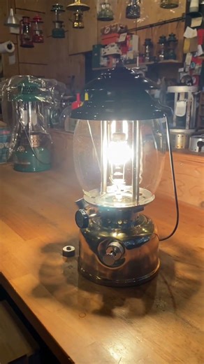 The Mantle Lamp Conpany Aladdin Model PL-1 #camp #campping #oldlantern #kerosenelantern