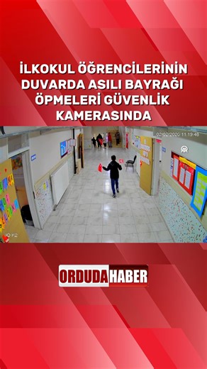 Orduda Haber ®️ on Instagram: "İlkokul öğrencilerinin duvarda asılı bayrağı öpmeleri güvenlik kamerasında..🇹🇷 Uşak'ta teneffüse çıkan ilkokul öğrencilerinin, okul koridorundaki duvarda asılı Türk bayrağını öperek geçmeleri güvenlik kamerasınca kaydedildi."
