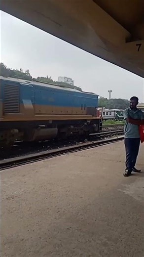 Two-Headed Train Power| Dual Locomotive Action on Railway Tracks #shortstrainvedio #railwayshorts