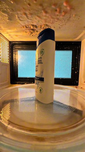 Shampoo in der Mikrowelle: Was passiert? Experiment erklärt