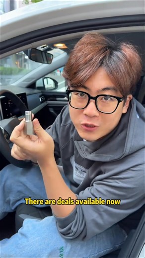 104K views · 1K reactions | The engine check light is on and its the oxygen sensor thats causing itdrivingtips car carknowledge driving BroTong | Tonggeshuoche | Facebook