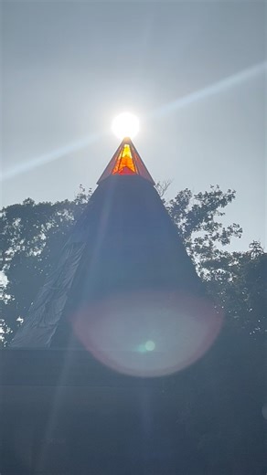 The timing of Angelina beings on this or that side, find ways to connect through the light. Most often a matter of timing. That’s why we are angels in this side saving people in ways that is sometimes a matter of pure timing and instinct. Just like the timing of hitting the light on this light… #Lightbeings #lightworkers #LightWork #angelicbeings #lighttransmission | Alison Arrows